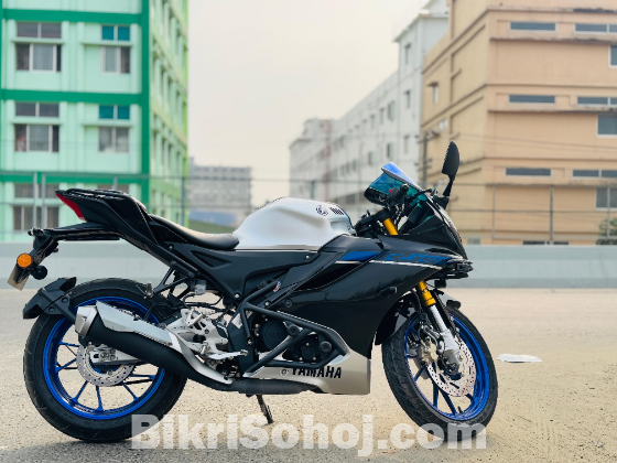 Yamaha R15M BS7 Carbon